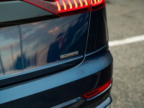 Used 2022 Audi Q8 Premium Plus AWD/4WD image 18