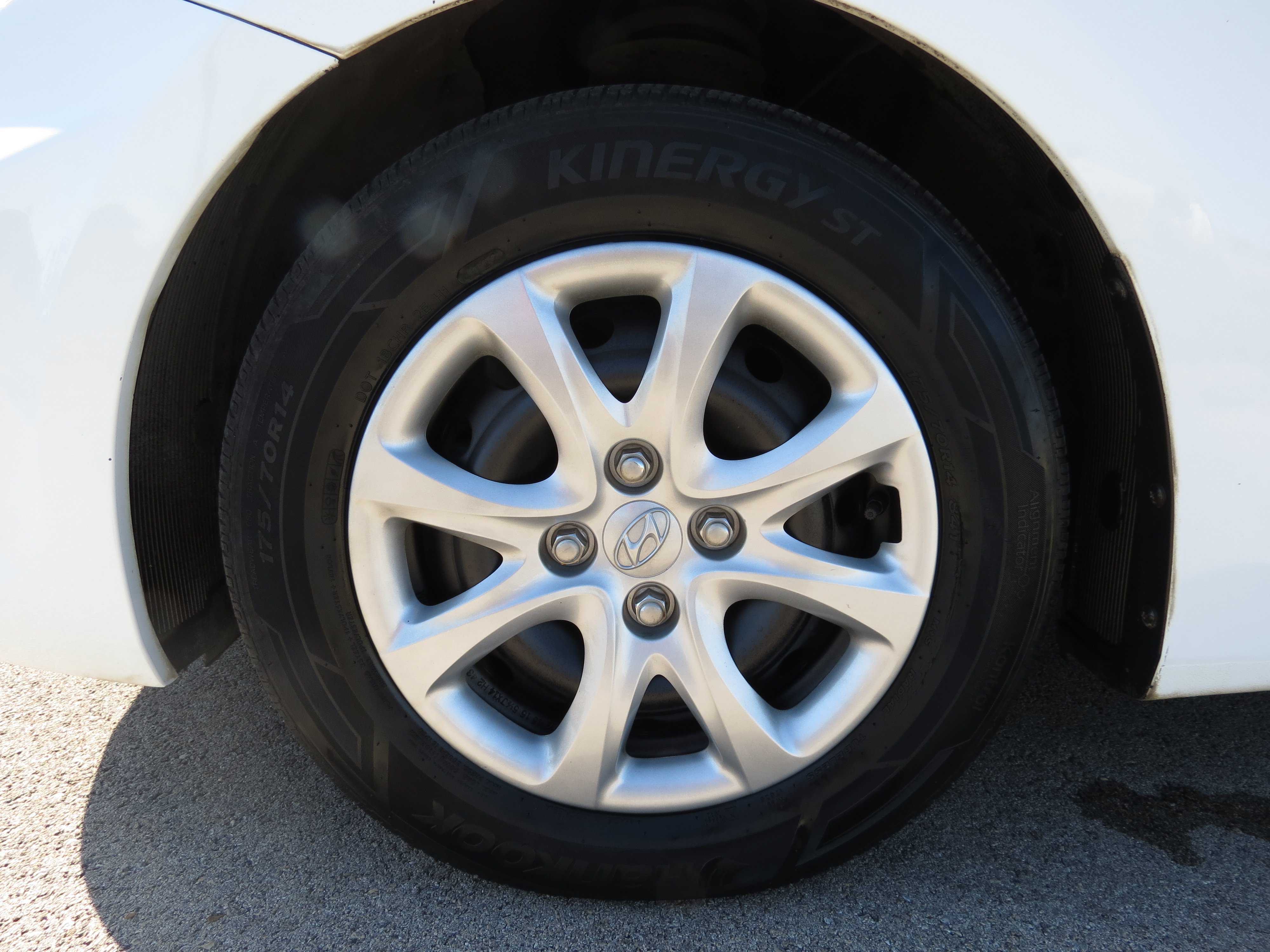 Used 2016 Hyundai Accent SE w/ Option Group 02 FWD image 9
