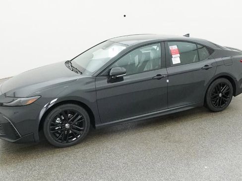 New 2026 Toyota Camry SE FWD image 2