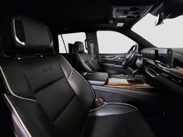 Used 2023 Cadillac Escalade Premium Luxury RWD image 28