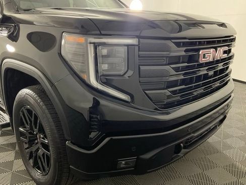 Used 2024 GMC Sierra 1500 Elevation w/ Elevation Premium Package AWD/4WD image 10