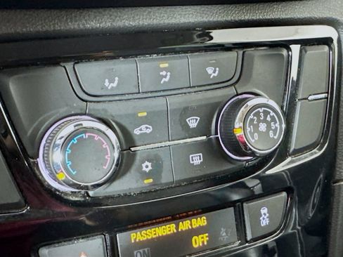 Used 2021 Buick Encore Preferred AWD/4WD image 18