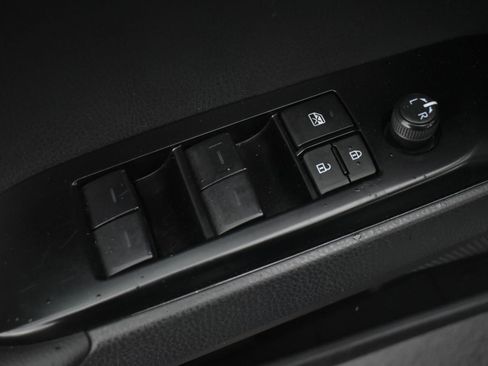 Used 2025 Toyota Camry LE image 13