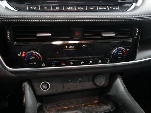 Used 2021 Nissan Rogue SL w/ Premium Package image 23