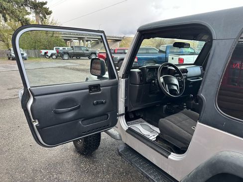 Used 2003 Jeep Wrangler X AWD/4WD image 8