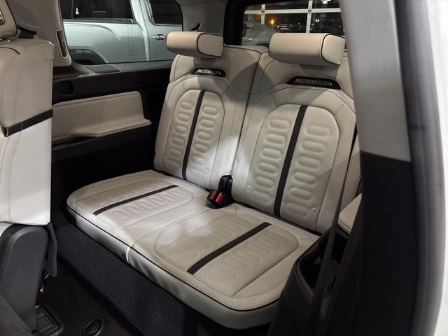 Used 2025 Rivian R1S Adventure Dual AWD/4WD image 15