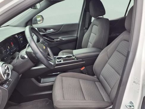 Used 2026 Chevrolet Equinox LT FWD image 13