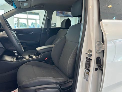 Used 2020 Kia Sorento AWD V6 image 12