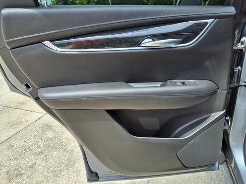 Used 2020 Cadillac XT5 Premium Luxury FWD image 17