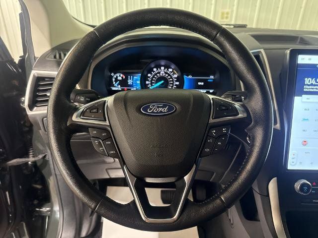 Certified 2022 Ford Edge SEL w/ Convenience Package AWD/4WD image 3
