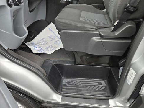 Used 2019 Ford Transit 350 XLT image 13
