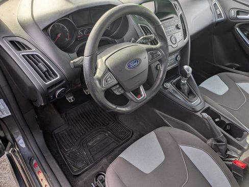 Used 2017 Ford Focus ST image 11