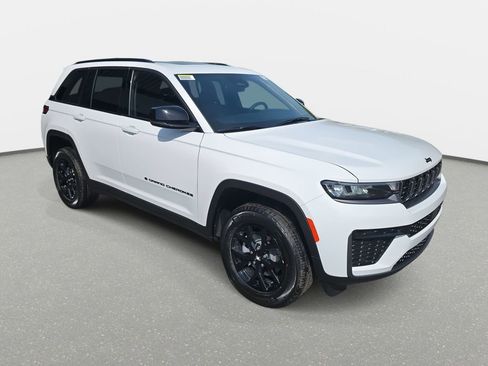 New 2026 Jeep Grand Cherokee Altitude image 3