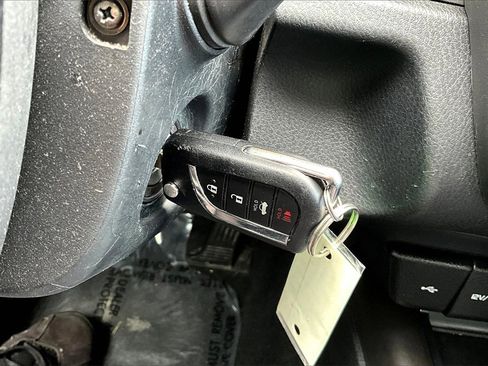 Used 2024 Toyota Camry SE image 12