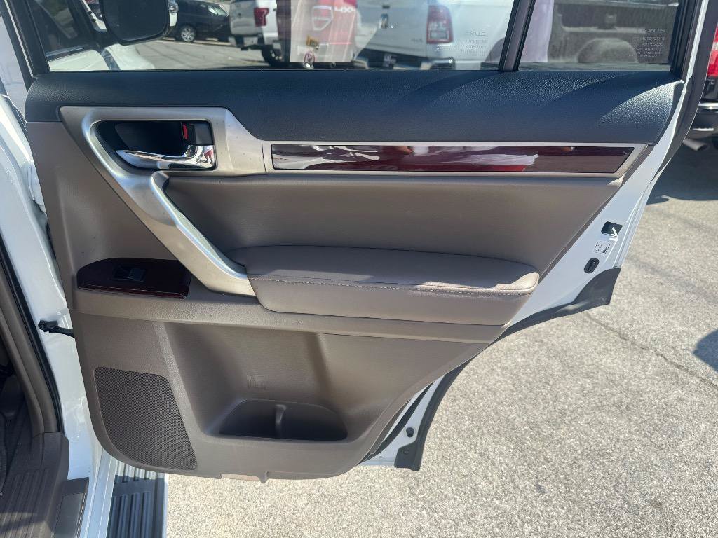 Used 2017 Lexus GX 460 Premium w/ Premium Package AWD/4WD image 29