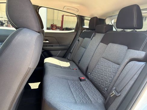 Used 2025 Nissan Kicks SV image 20