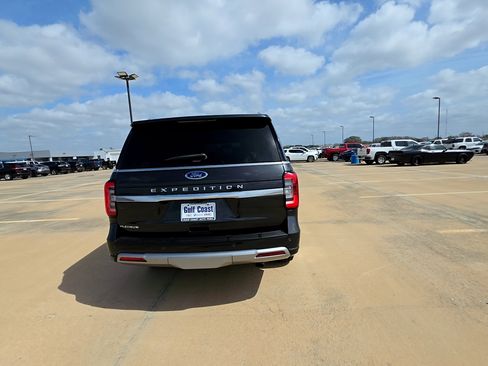 Used 2023 Ford Expedition Platinum image 9