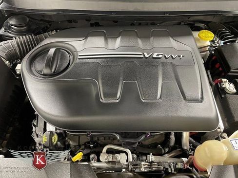 Used 2022 Jeep Cherokee Trailhawk image 23