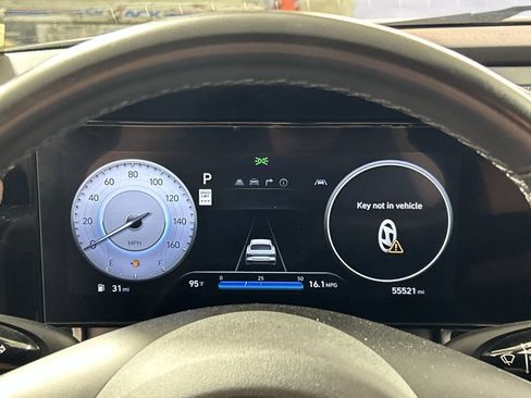 Used 2025 Hyundai Elantra SEL FWD image 16