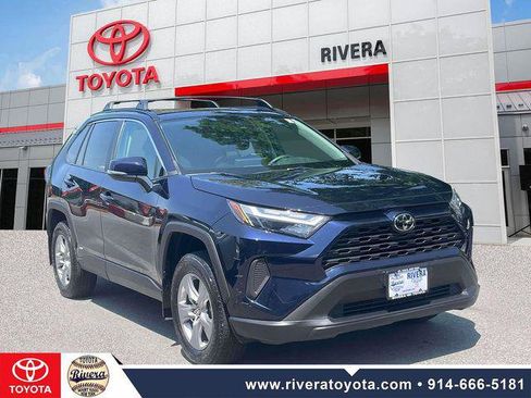 Certified 2025 Toyota RAV4 XLE w/ Convenience Package AWD/4WD image 4