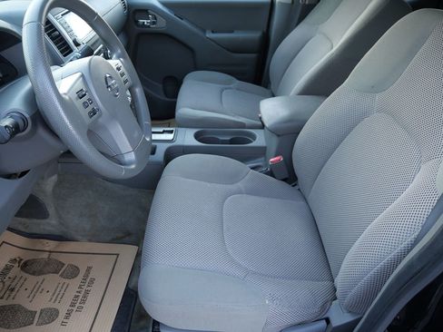 Used 2017 Nissan Frontier SV image 10