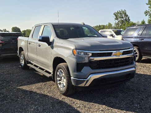 Used 2024 Chevrolet Silverado 1500 LT AWD/4WD image 2