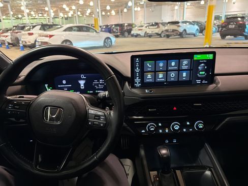 Used 2023 Honda Accord Sport image 17