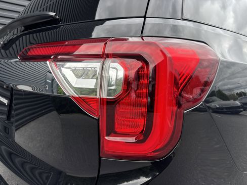 Used 2021 GMC Acadia Denali w/ Denali Technology Package AWD/4WD image 12
