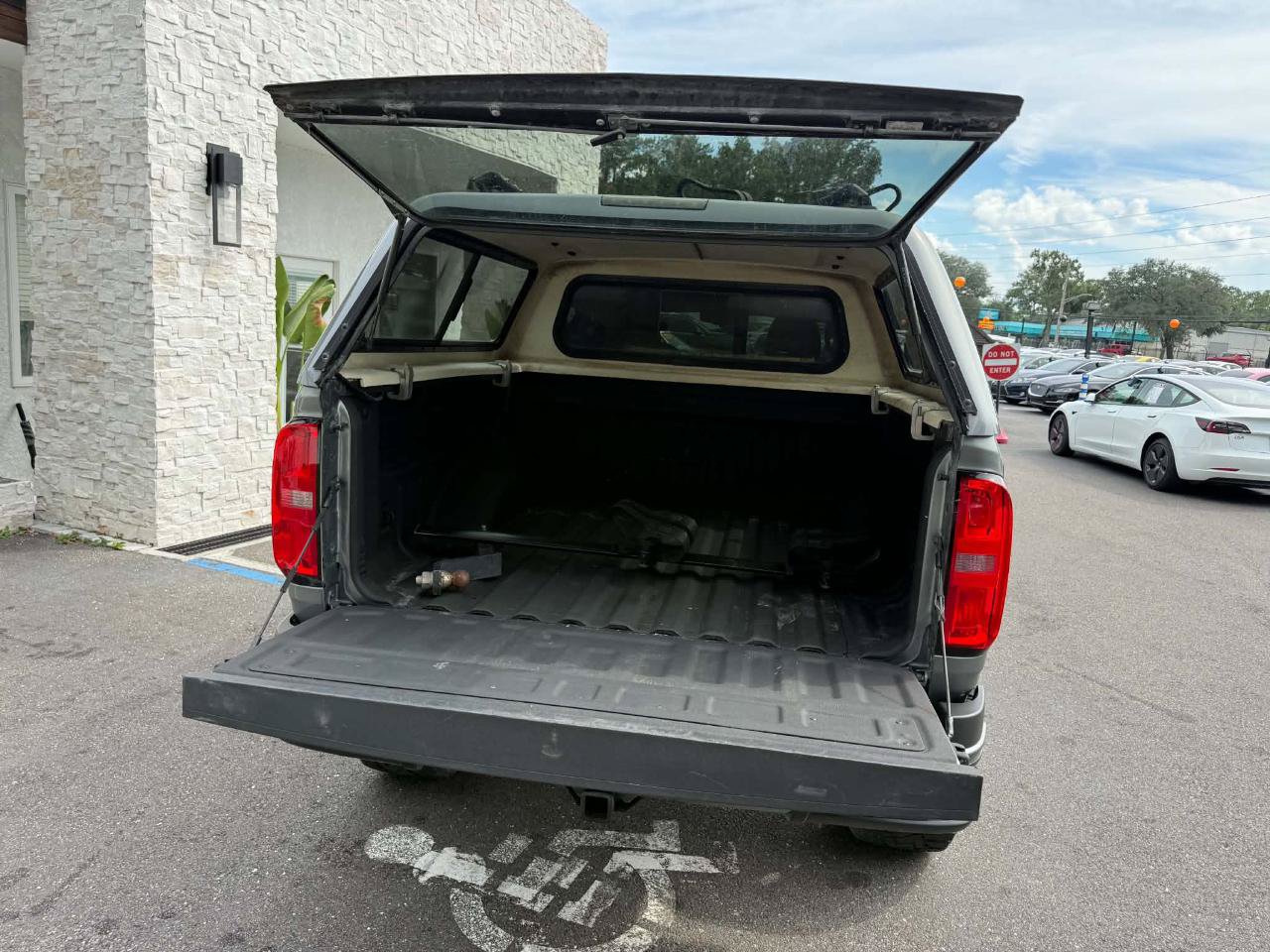 Used 2019 Chevrolet Colorado LT w/ LT Convenience Package RWD image 13