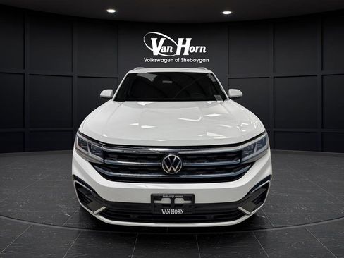 Used 2021 Volkswagen Atlas Cross Sport SE w/ Panoramic Sunroof Package FWD image 11