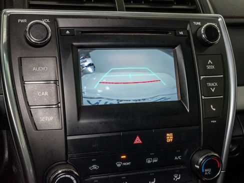 Used 2016 Toyota Camry SE image 13