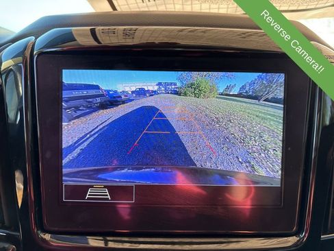 Used 2020 Chevrolet Traverse LT image 22