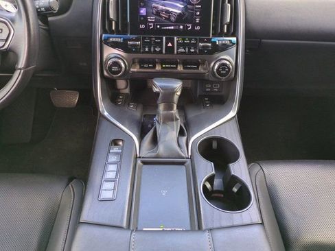 Used 2022 Lexus LX 600 4WD w/ Appearance Package image 18