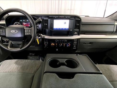 Used 2024 Ford F250 XLT w/ FX4 Off-Road Package AWD/4WD image 15