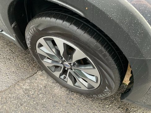 Used 2023 Subaru Outback Touring XT AWD/4WD image 9