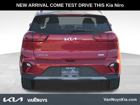 Used 2022 Kia Niro LX image 4