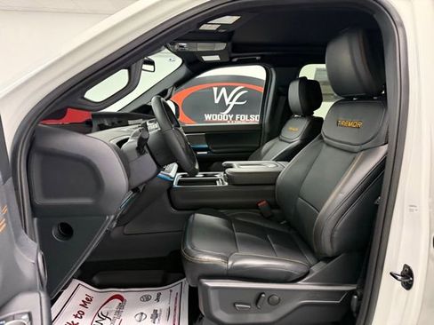 New 2026 Ford Expedition Tremor image 12