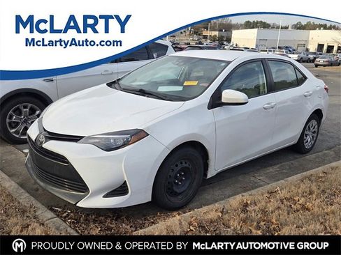 Used 2019 Toyota Corolla LE image 1