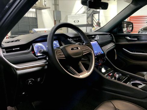 New 2025 Jeep Grand Cherokee L Limited w/ Trailer Tow Package AWD/4WD image 7