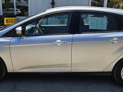 Used 2013 Ford Focus SE FWD image 11