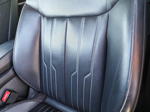 Used 2019 Audi e-tron Prestige w/ Prestige Package AWD/4WD image 24