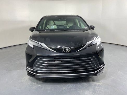 New 2026 Toyota Sienna Limited image 2