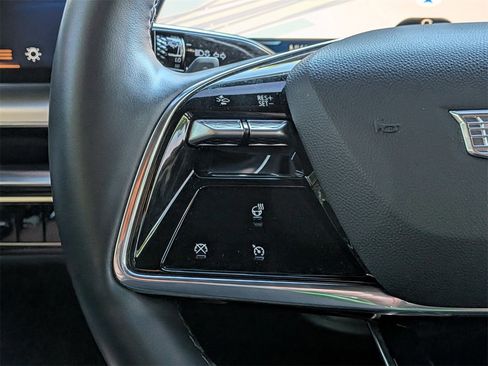 Used 2025 Cadillac Lyriq Sport image 11