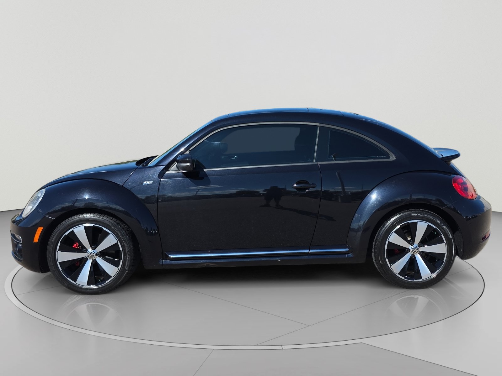 Used 2014 Volkswagen Beetle R-Line FWD image 2