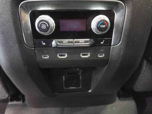 Used 2023 GMC Yukon XL Denali Ultimate AWD/4WD image 35