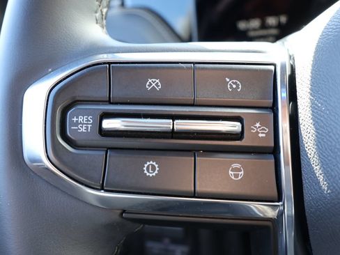 Used 2025 GMC Yukon XL Elevation AWD/4WD image 18