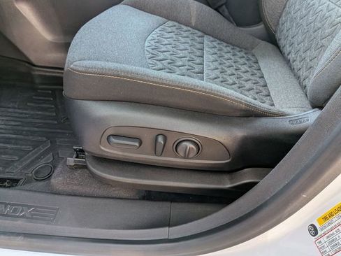 Used 2022 Chevrolet Equinox LT image 17