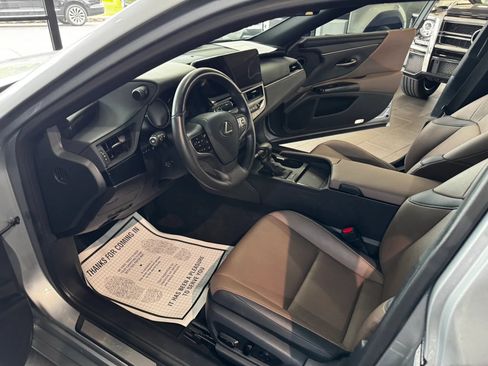 Used 2023 Lexus ES 250 w/ Premium Package AWD/4WD image 9