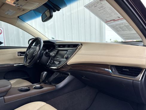 Used 2013 Toyota Avalon Limited image 35