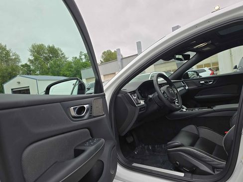 Certified 2023 Volvo S60 T8 Ultimate w/ Climate Package AWD/4WD image 21